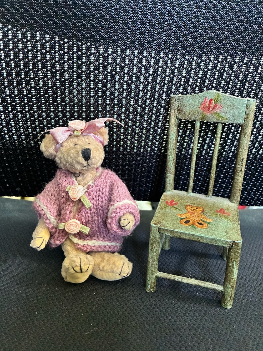 Bearington 4" Jointed Bear Emily Pink Sweater Roses Russ Bertie Miniature Chair